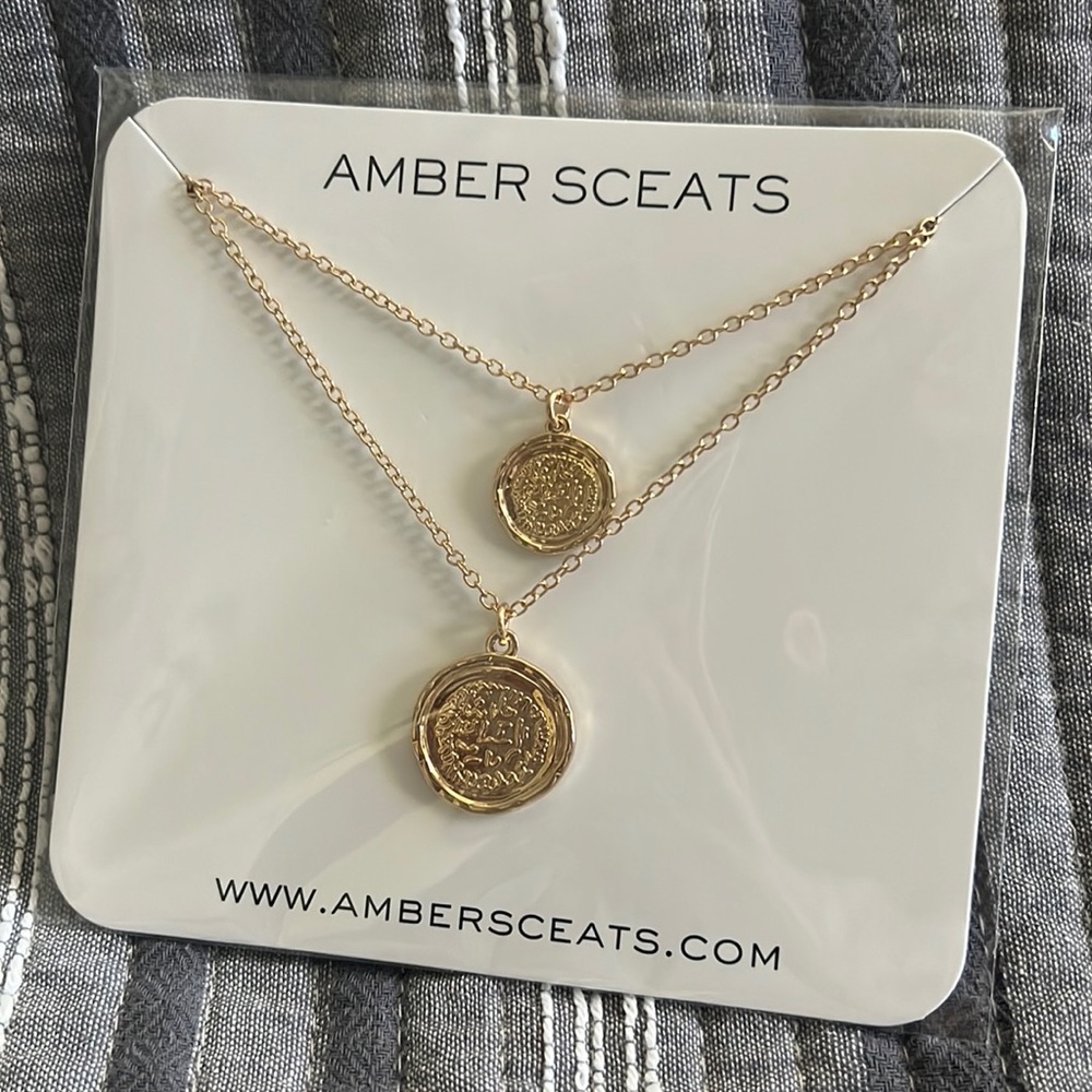 Super cute double stranded necklace.